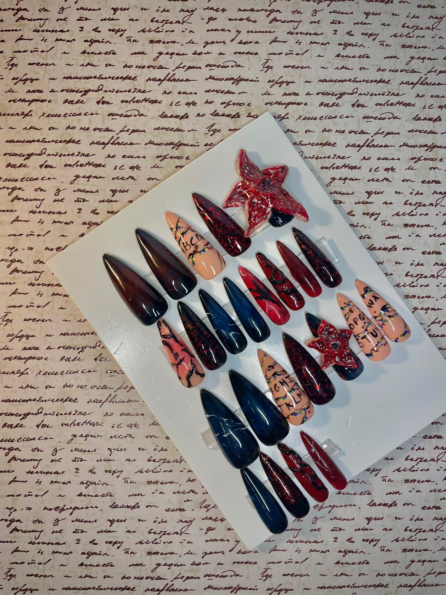 Press on nails Stanger things